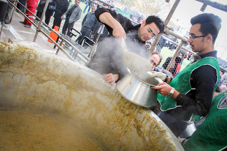 آماده شدن پرونده ثبت معنوی آیین پخت آش سبزی شیراز